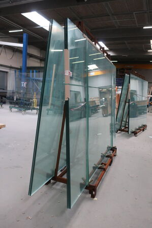 Glasstativ uden indhold