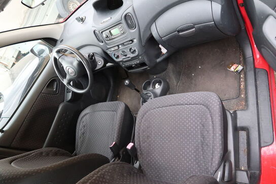 Personbil TOYOTA YARIS 1,3 Verso  (momsfri)