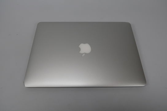 Macbook Air 2015 13.3" i5 5250U 1,6 Ghz (Early 2015)