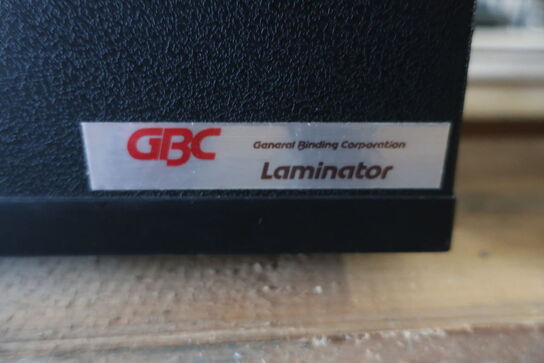 Badge presser LONDON EMBLEM og laminator GBC