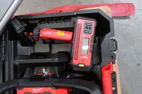 Rotationslaser MILWAUKEE M18 RLOH600 med batteri, lader, styring m.m.