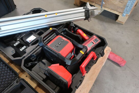 Rotationslaser MILWAUKEE M18 RLOH600 med batteri, lader, styring m.m.