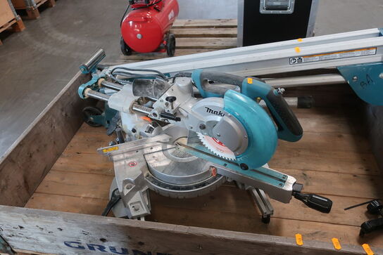 Kap-/geringssav MAKITA LS0815FL med bord