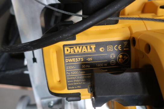 Præcisionsrundsav DEWALT DWE575-QS med ekstra udstyr