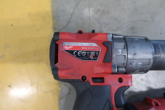 2 stk. akku bore/skruemaskine MILWAUKEE M18 ONEPD2 med 2 stk. batterier