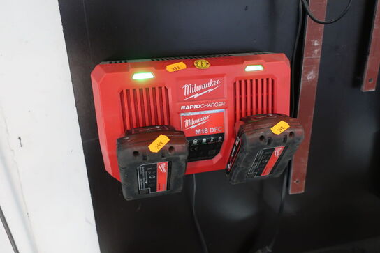 2 stk. ladere MILWAUKEE M1418C6, M18 DFC med 6 stk. batterier 