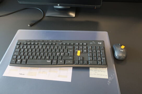 Computerskærm HP Z23n med tastatur og dockingstation m.m.