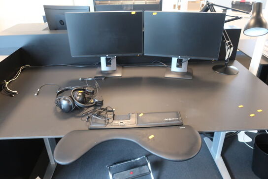 2 stk. computerskærme HP Z23n, mus, headset m.m.