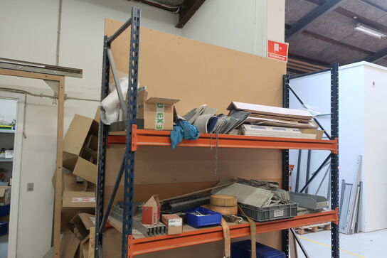 Reol uden indhold