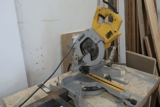 Kap-/geringssav DEWALT DW707