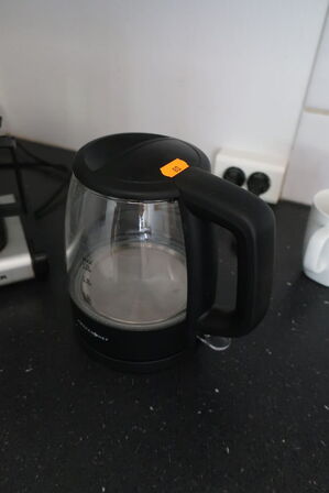 Kaffemaskine MOCCAMASTER samt elkedel 