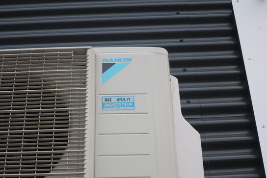 2 stk. aircondition DAIKIN samt udeenhed DAIKIN R32 Multi Inverter