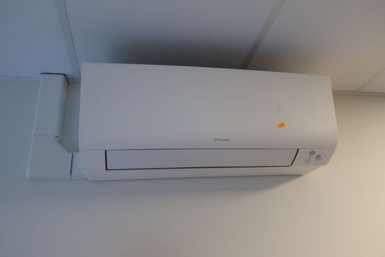 2 stk. aircondition DAIKIN samt udeenhed DAIKIN R32 Multi Inverter