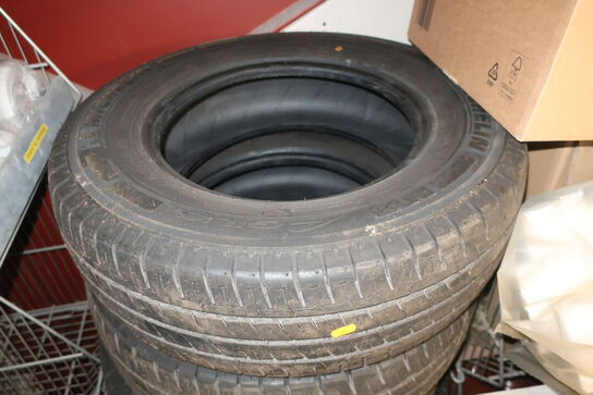 8 stk. dæk MICHELIN 215/70R15C