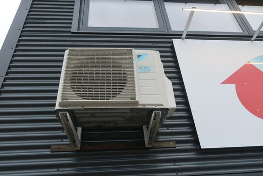 2 stk. aircondition DAIKIN samt udeenhed DAIKIN R32 Multi Inverter