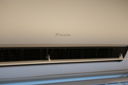 2 stk. aircondition DAIKIN samt udeenhed DAIKIN R32 Multi Inverter