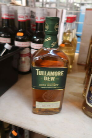 6 fl. whiskey TULLAMORE DEW 70 fl. 