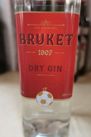 8 fl. gin BRUKET 1907 DRY GIN 70 cl.