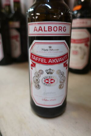 12 fl. snaps AALBORG TAFFEL AKVAVIT 35 cl.