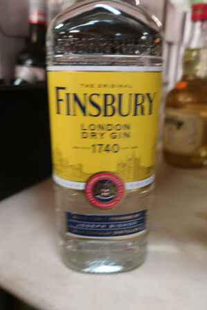 4 fl. gin FINSBURY LONDON DRY GIN 70 cl.