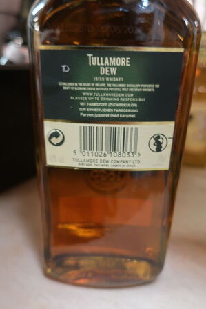 6 fl. whiskey TULLAMORE DEW 70 fl. 