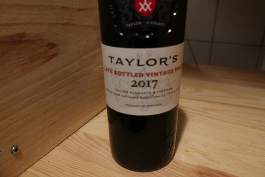 6 flasker rødvin TAYLOR´S LBV 2017