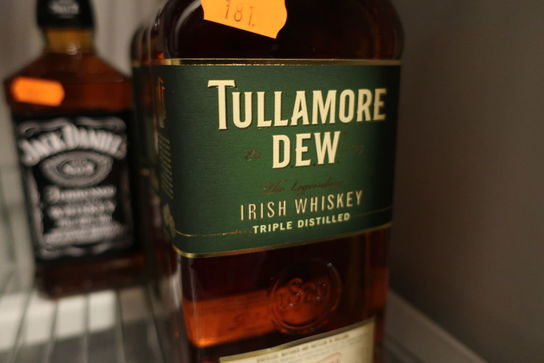 5 flasker whiskey JACK DANIELS OG TULLAMORE DEW