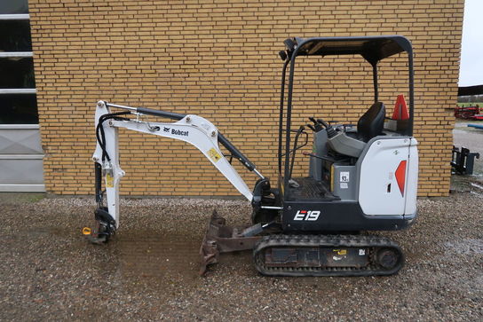 Minigraver, Bobcat E19