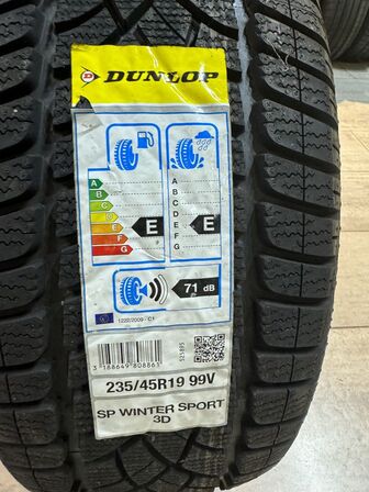 1 stk. Dunlop SP Winter Sport 3D 235/45 R19 99V Vinterdæk