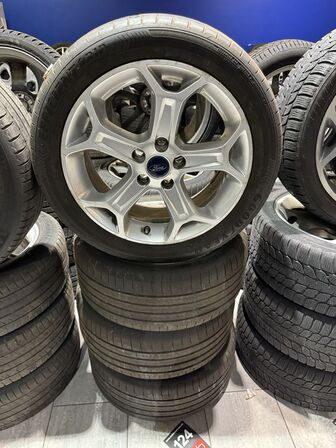 4 stk. Ford Alufælge 17" med Goodyear 215/50R17 dæk