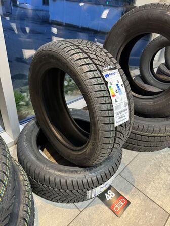 2 stk. Goodyear UltraGrip Performance 195/50 R15 82H vinterdæk