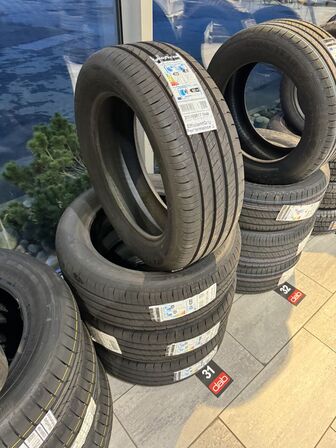 4 stk. Goodyear Efficientgrip Performance 2 215/65 R17 94W