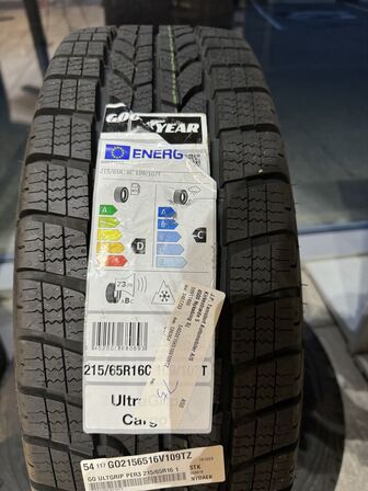 2 stk. Goodyear UG CARGO 215/65 R16 109 T vinterdæk