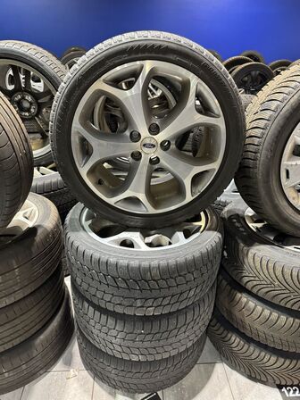 4 stk. Ford Alufælge 18" med Bridgestone 245/40R18 Vinterdæk