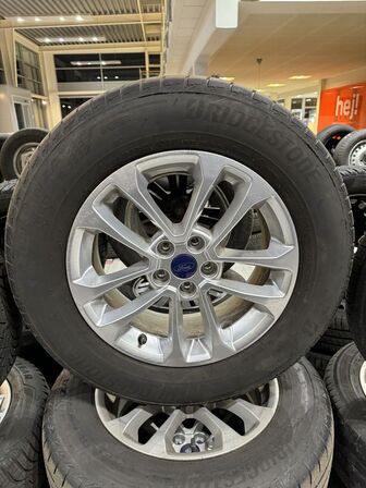 4 stk. Ford Alufælge 17" med Bridgestone 225/65R17 dæk