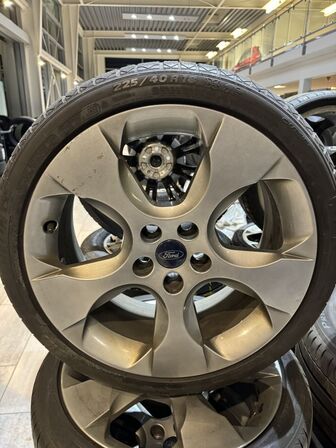 4 stk. Ford Alufælge 17" med Michelin 225/40R18 dæk