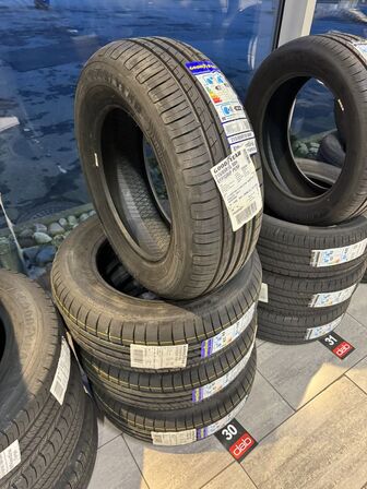 4 stk. Goodyear Efficientgrip Performance 215/65 R16 98H