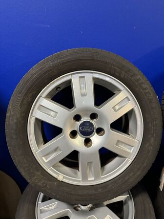 4 stk. Ford Alufælge 16" med Goodyear 205/55R16 dæk