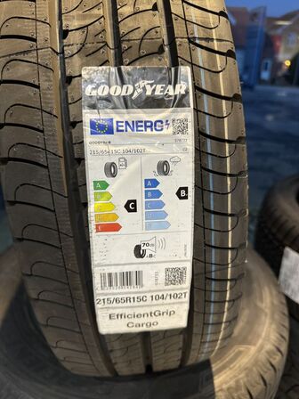 4 stk. Goodyear EfficientGrip Cargo 215/65 R15C 104/102T 