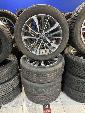 4 stk. Toyota Alufælge 17" med Bridgestone 215/55R17 dæk