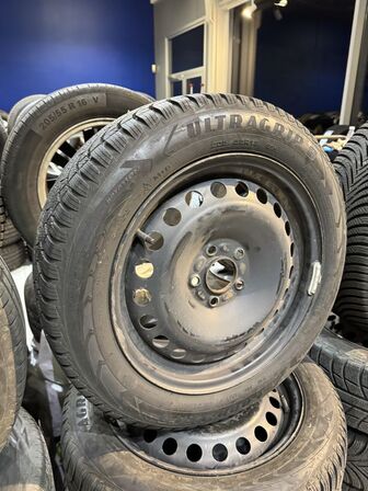 4 stk. Stålfælge 16" med Goodyear 205/55R16 Vinterdæk