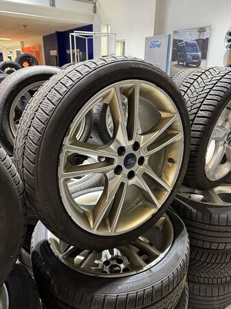 4 stk. Ford Alufælge 19" med Contiental 235/40R19 vinterdæk