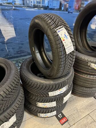 4 stk. Goodyear UltraGrip Performance 3 205/60 R16 96 H Vinterdæk