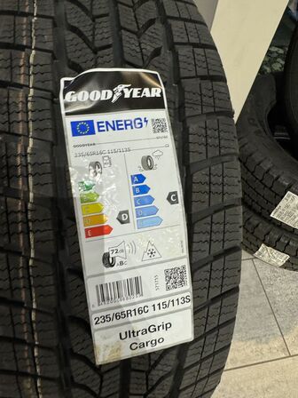 2 stk. Goodyear UltraGrip Cargo 235/65 R16 115 S Vinterdæk