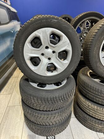 4 stk. Stålfælge 16" med Bridgestone 205/60R16 dæk