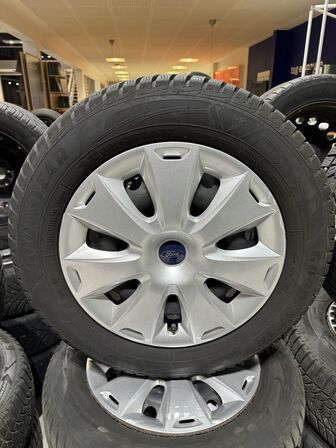 4 stk. Stålfælge 16" med Goodyear 215/60R16 dæk