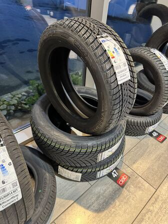 3 stk. Goodyear UltraGrip Performance 3 205/55 R16 91T