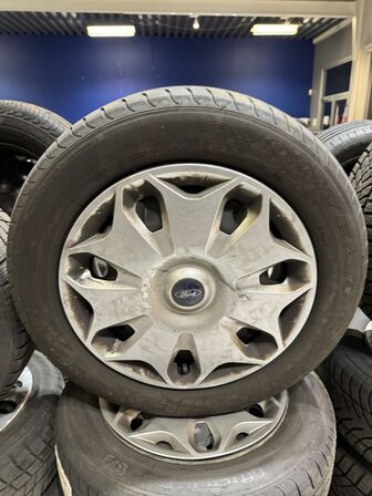 4 stk. Stålfælge 16" med Goodyear 205/60R16 dæk