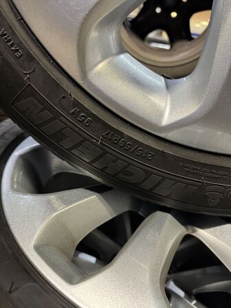 4 stk. Ford Alufælge 17" med Michelin 215/50R17 dæk