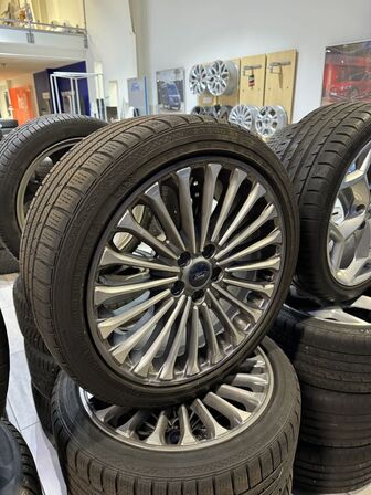 4 stk. Ford Alufælge 18" med Contiental 235/40R18 dæk